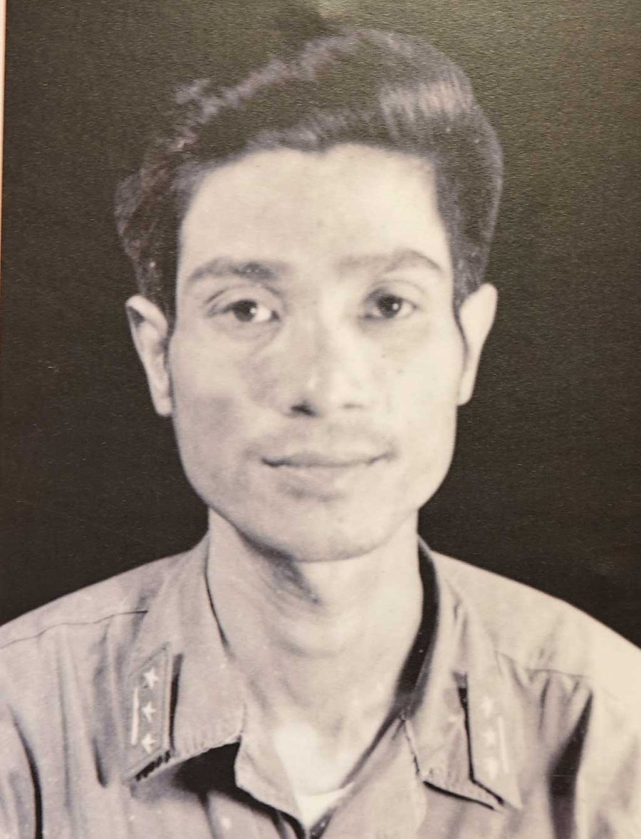 Đại úy - Chủ nhiệm lớp Phạm Gia Nguyên Sinh ngày: 2.9.1941 Nhập ngũ: 21.2.1961 Quê quán: P. Nguyễn Du, Q.Hai Bà Trưng, TP.Hà Nội. Hy sinh: 8.3.1979