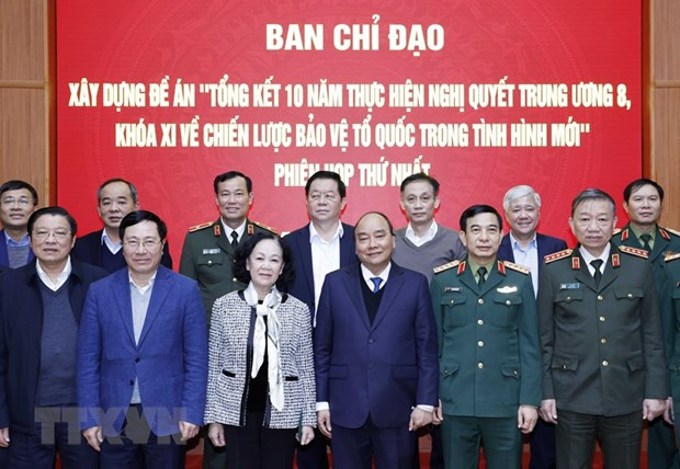  Chủ tịch nước Nguyễn Xuân Phúc và các thành viên Ban Chỉ đạo. (Ảnh: Thống Nhất/TTXVN)