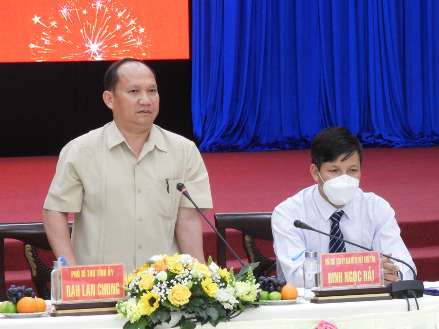 Phó Bí thư Tỉnh ủy Rah Lan Chung phát biểu tại buổi gặp mặt