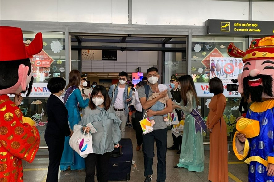 Đà Nẵng thay đổi các biện pháp phòng chống dịch COVID-19 để mở cửa đón khách du lịch. Ảnh: Thanh Chung