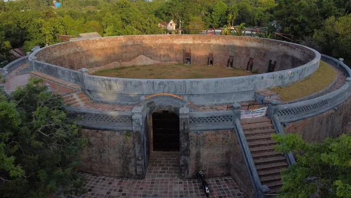 Di tích Hổ Quyền.