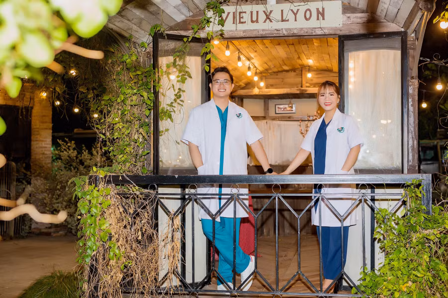 BS Nguyễn Cảnh Chung và BS Hoàng Thị Lâm. Ảnh: NVCC