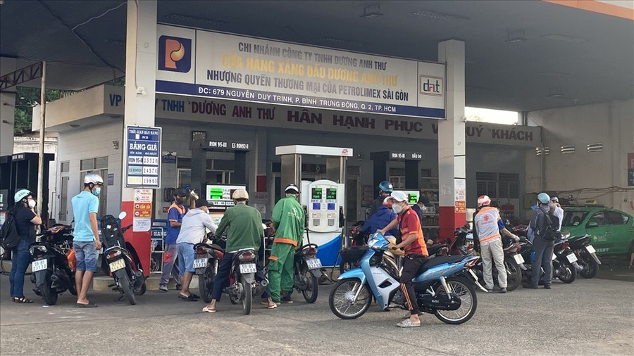 Vì thiếu hụt nguồn cung trong khi 