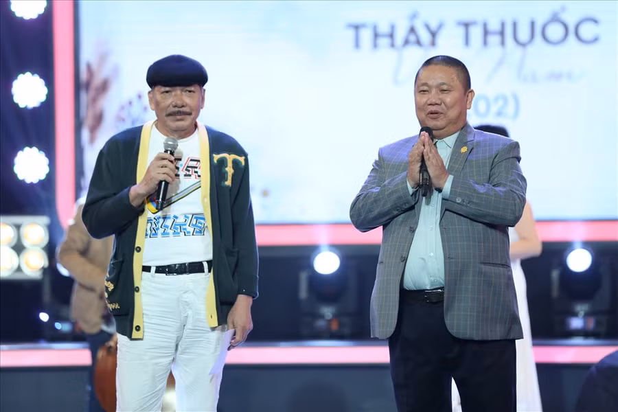 Nhạc sĩ Trần Tiến gặp lại khán giả. Ảnh: NSCC