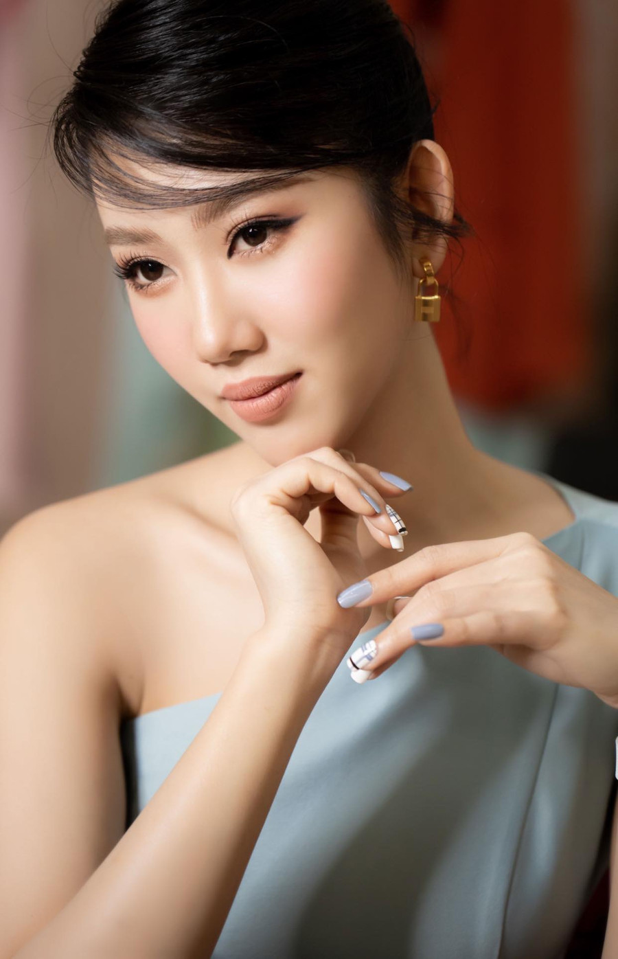 Thúy Ngân khẳng định bản thân tự chủ về mặt tài chính. FBNV