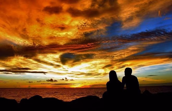 Những bãi biển ở Maiu, Mỹ không bao giờ khiến du khách thất vọng khi đến ngắm hoàng hôn. Vẻ đẹp nơi đây khiến du khách như tạm quên đi những ồn ào của cuộc sống hiện tại, hòa mình vào thiên nhiên và tận hưởng hương vị ngọt ngào của cuộc sống.