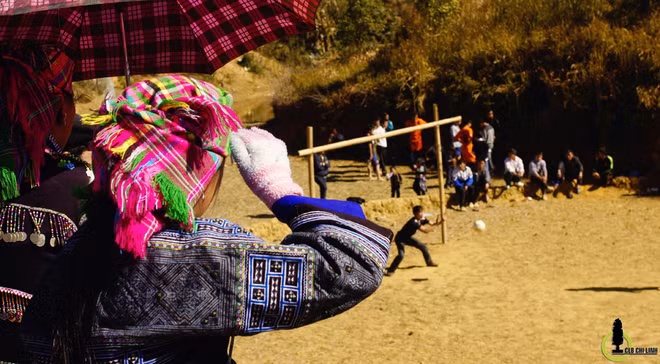 Nằm trên đèo Khau Phạ thuộc huyện Mù Cang Chải, Dế Xu Phình là một trong ba danh thắng ruộng bậc thang được xếp hạng cấp quốc gia của tỉnh Yên Bái. Nằm trên đèo Khau Phạ thuộc huyện Mù Cang Chải, Dế Xu Phình là một trong ba danh thắng ruộng bậc thang được xếp hạng cấp quốc gia của tỉnh Yên Bái.