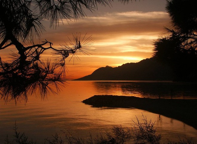 Bãi biển Saplunara nằm trên đảo Mljet, Croatia sở hữu thiên nhiên tươi đẹp và hùng vĩ. Nơi đây là một trong những điểm ngắm hoàng hôn tuyệt đẹp trên thế giới. Bãi biển Saplunara nằm trên đảo Mljet, Croatia sở hữu thiên nhiên tươi đẹp và hùng vĩ. Nơi đây là một trong những điểm ngắm hoàng hôn tuyệt đẹp trên thế giới.