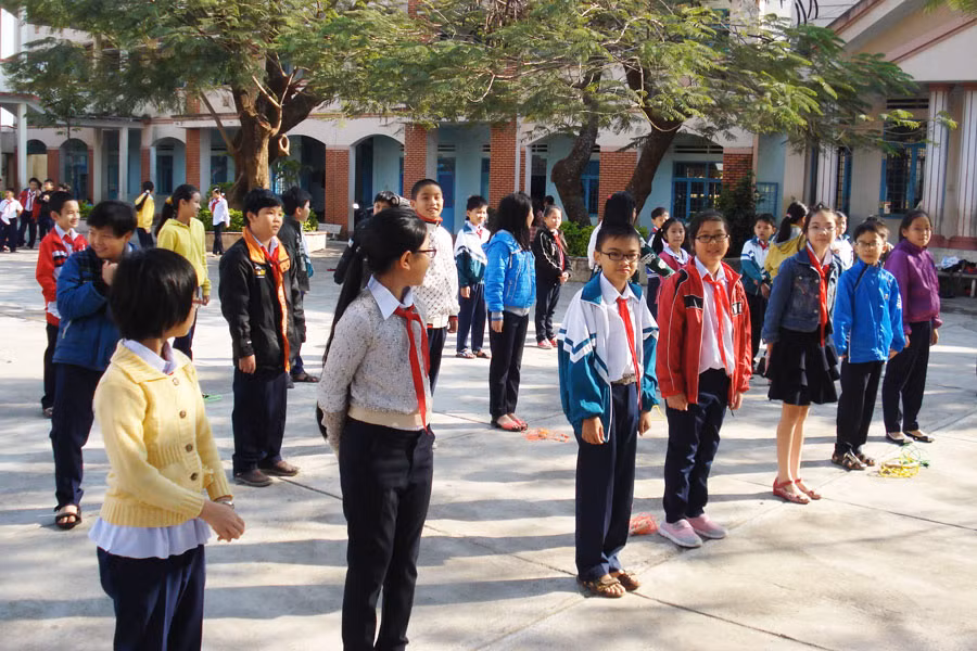 Các tật khúc xạ học đường đang có chiều hướng gia tăng. Ảnh: Như Nguyện