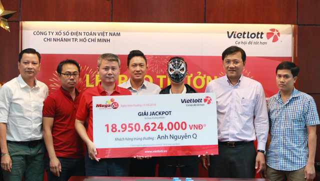 Vietlott đã tiến hành trao thưởng cho người trúng gần 19 tỷ đồng vào ngày 11-4