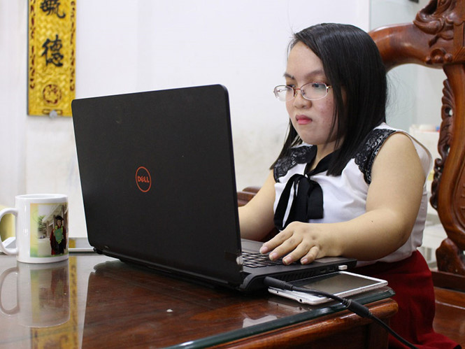 Khi còn ngồi trên ghế giảng đường Lý đã sáng lập nên thương hiệu riêng cho mình