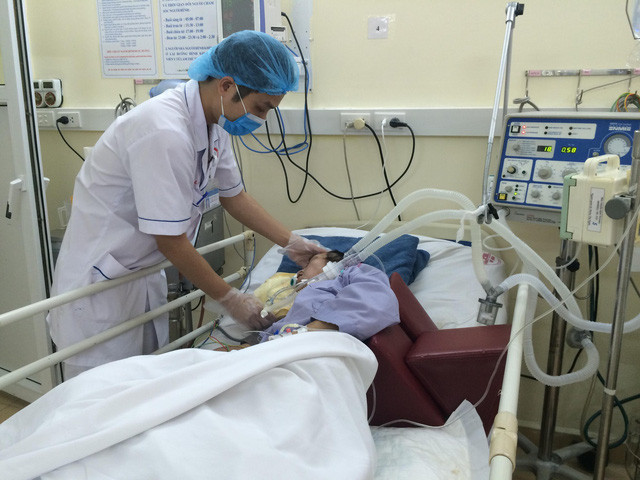 Bệnh nhân được cấp cứu tại Bệnh viện Việt Nam-Thụy Điển Uông Bí Bệnh nhân được cấp cứu tại Bệnh viện Việt Nam-Thụy Điển Uông Bí