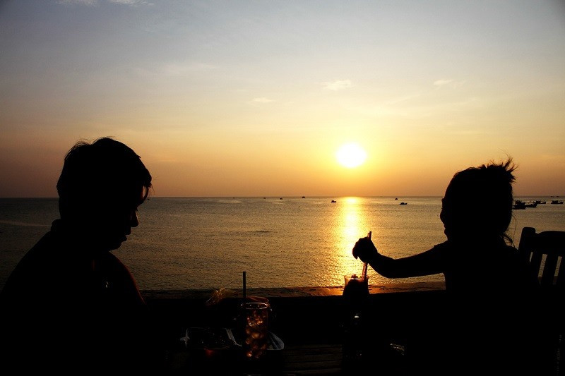 Khoảnh khắc lãng mạn trước hoàng hôn.