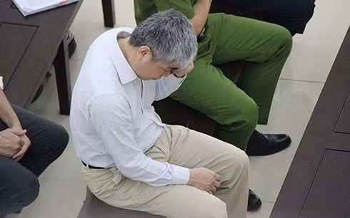 Viện KSND cấp cao tại Hà Nội đề nghị bác kháng cáo, giữ nguyên tội danh và hình phạt tử hình đối với Nguyễn Xuân Sơn. Viện KSND cấp cao tại Hà Nội đề nghị bác kháng cáo, giữ nguyên tội danh và hình phạt tử hình đối với Nguyễn Xuân Sơn.