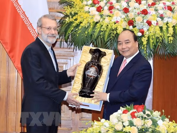  Thủ tướng Nguyễn Xuân Phúc tiếp Chủ tịch Quốc hội nước Cộng hòa Hồi giáo Iran Ali Ardeshir Larijani. 