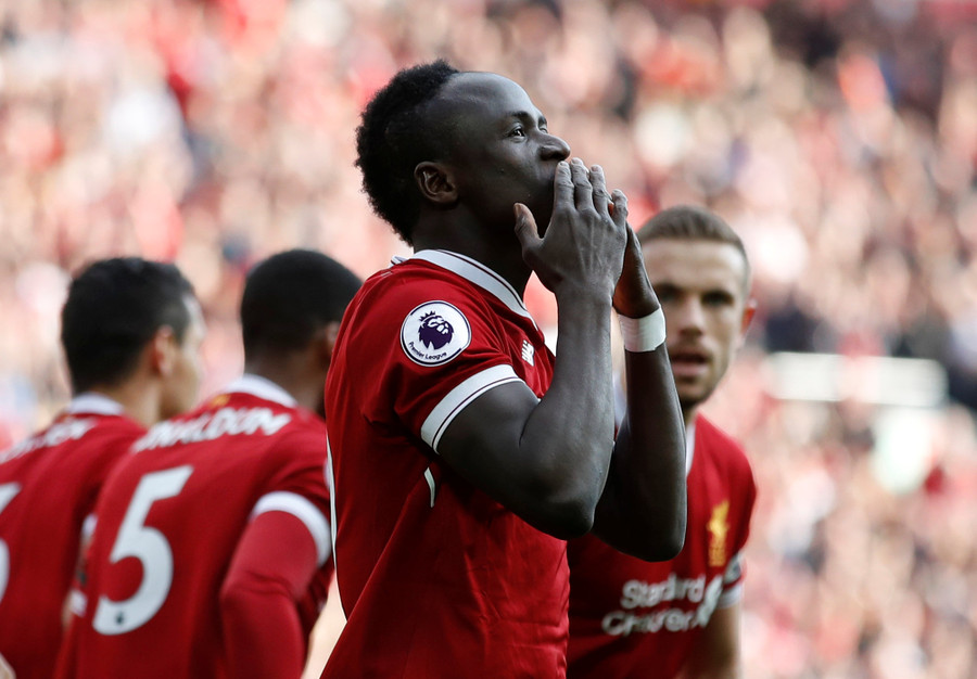 Mane ăn mừng bàn mở tỉ số cho Liverpool. Ảnh: REUTERS