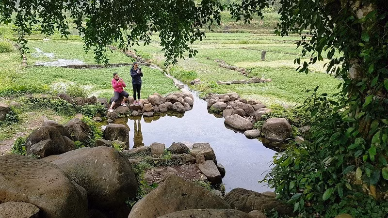 Không chỉ cung cấp nguồn nước quý giá, giếng Bà còn có một khung cảnh tuyệt đẹp.