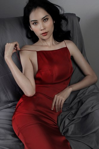 Cũng vì theo đuổi con đường là một người mẫu chuyên nghiệp nên Nam Anh không chạy theo số đông của các mỹ nhân Việt rằng phải có vóc dáng đồng hồ cát, ba vòng nóng bỏng thì mới hoàn hảo. Cũng vì theo đuổi con đường là một người mẫu chuyên nghiệp nên Nam Anh không chạy theo số đông của các mỹ nhân Việt rằng phải có vóc dáng đồng hồ cát, ba vòng nóng bỏng thì mới hoàn hảo.