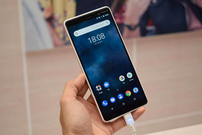 Nokia 7 Plus là mẫu smartphone dùng màn hình tràn viền đầu tiên của Nokia Nokia 7 Plus là mẫu smartphone dùng màn hình tràn viền đầu tiên của Nokia