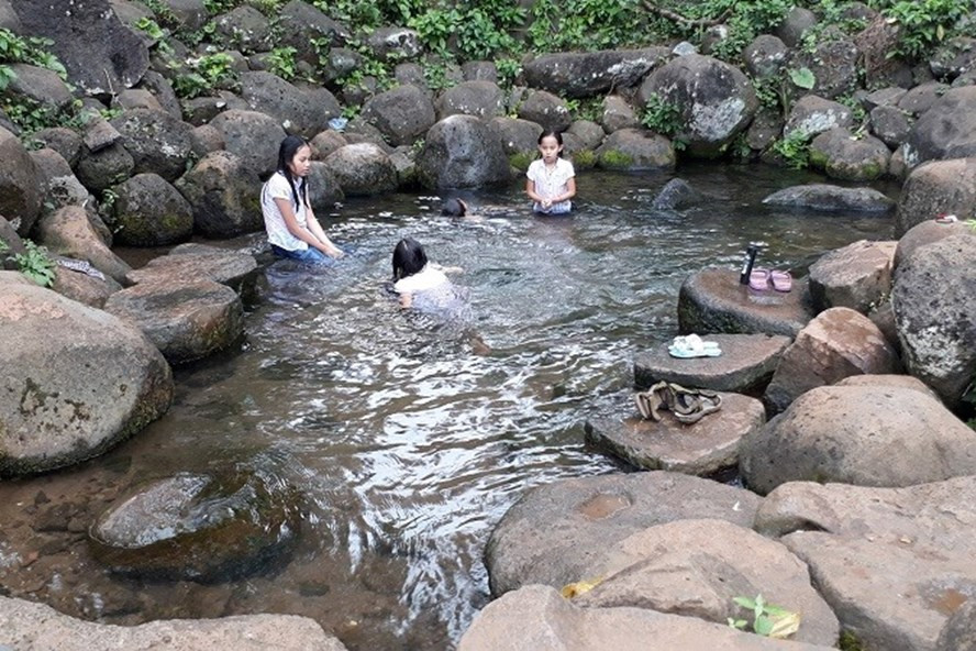 Giếng nước cổ độc đáo Gio An. Giếng nước cổ độc đáo Gio An.