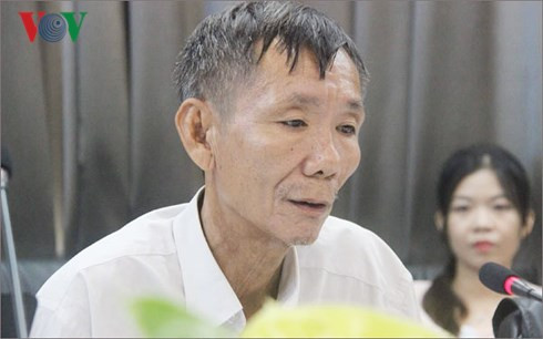 Chồng bệnh nhân H. cho biết mới chỉ đóng viện phí 15 triệu đồng. Trong khi phí phẫu thuật ghép tim 2 tuần qua hết 400 triệu đồng và vẫn sẽ còn nhiều chi phí điều trị, chăm sóc và phục hồi khác nữa.