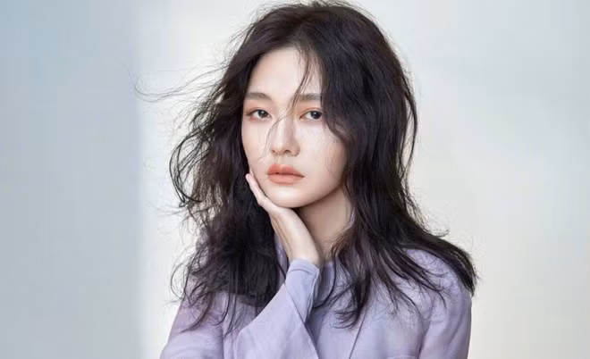 Từ Hy Viên lo lắng về sức khỏe khi mang thai ở tuổi ngoài tứ tuần.