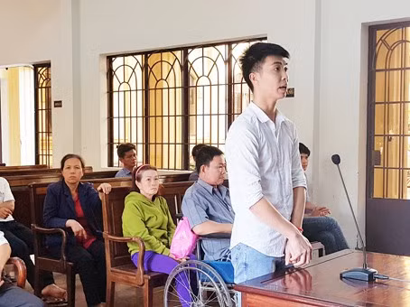  Bị cáo Lê Thanh Sĩ tại phiên tòa phúc thẩm.