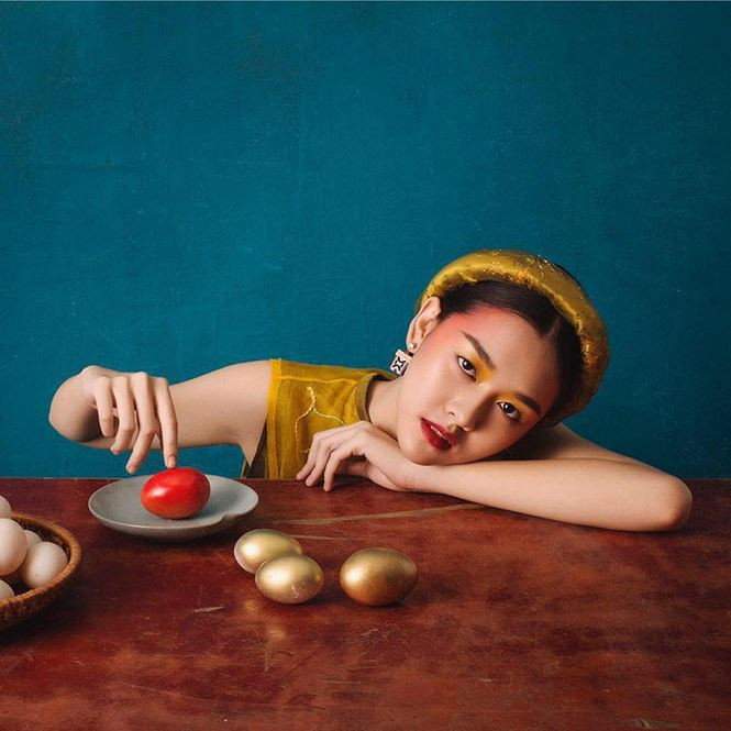 “Lần đầu em chụp mẫu chính là chụp cho bộ đồ tốt nghiệp đại học của chị em, kể từ đó mọi người biết đến và có mời em tham gia chụp hình”, San Nguyễn chia sẻ. “Lần đầu em chụp mẫu chính là chụp cho bộ đồ tốt nghiệp đại học của chị em, kể từ đó mọi người biết đến và có mời em tham gia chụp hình”, San Nguyễn chia sẻ.