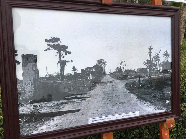  Một con phố Đồng Hới bị tàn phá sau chiến tranh