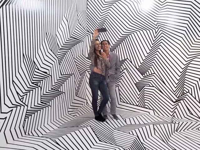  Chụp hình ở một không gian tạo nên góc nhìn ảo ảnh