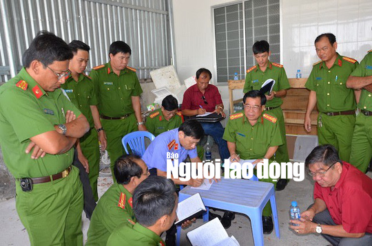 Lãnh đạo Công an tỉnh Trà Vinh và các đơn vị nghiệp vụ phối hợp điều tra, phá án. Ảnh do công an cung cấp Lãnh đạo Công an tỉnh Trà Vinh và các đơn vị nghiệp vụ phối hợp điều tra, phá án. Ảnh do công an cung cấp