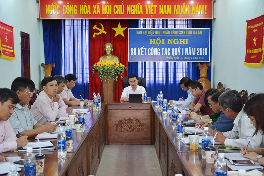 Ông Nguyễn Đức Hoàng-Phó Chủ tịch UBND tỉnh, Trưởng ban Đại diện HĐQT Ngân hàng Chính sách Xã hội tỉnh đang phát biểu kết luận hội nghị sơ kết công tác quý I-2018. Ảnh: Sơn Ca Ông Nguyễn Đức Hoàng-Phó Chủ tịch UBND tỉnh, Trưởng ban Đại diện HĐQT Ngân hàng Chính sách Xã hội tỉnh đang phát biểu kết luận Hội nghị sơ kết công tác quý I -2018.