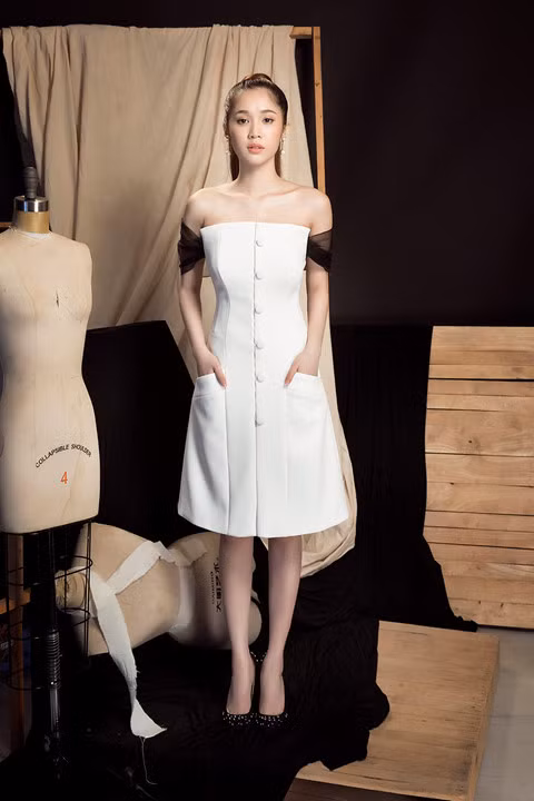 Người đẹp nhận nhiều lời khen cho phong cách thời trang nhẹ nhàng