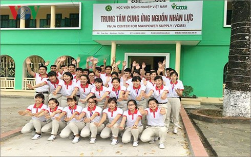 Sinh viên Học viện Nông nghiệp Việt Nam đang chuẩn bị lên đường sang Nhật Bản để làm việc sau khi tốt nghiệp Sinh viên Học viện Nông nghiệp Việt Nam đang chuẩn bị lên đường sang Nhật Bản để làm việc sau khi tốt nghiệp