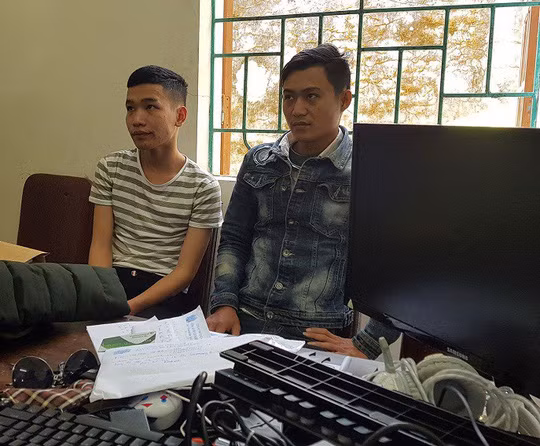  Đối tượng Tuấn và Đức bị bắt cùng tang vật