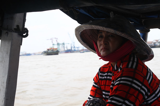 Chị Hiệp lái đò lênh đênh trên sống nước ngót nghét cũng đã gần hết đời người