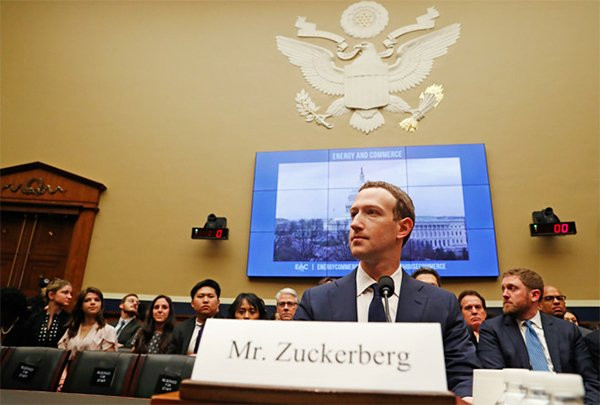 Dữ liệu cá nhân của Zuckerberg cũng bị Cambridge Anatalyca đánh cắp Dữ liệu cá nhân của Zuckerberg cũng bị Cambridge Anatalyca đánh cắp