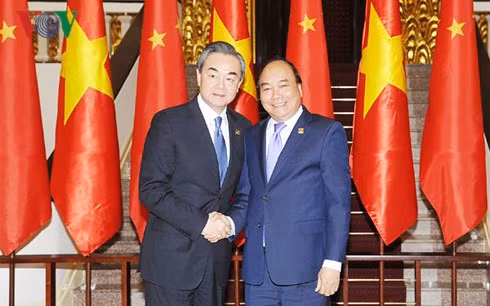 Thủ tướng Nguyễn Xuân Phúc và Bộ trưởng Ngoại giao Trung Quốc Vương Nghị.