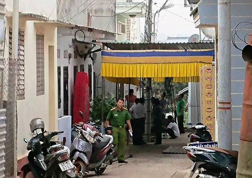 Gia đình đang tổ chức lễ tang cho thầy Ánh.