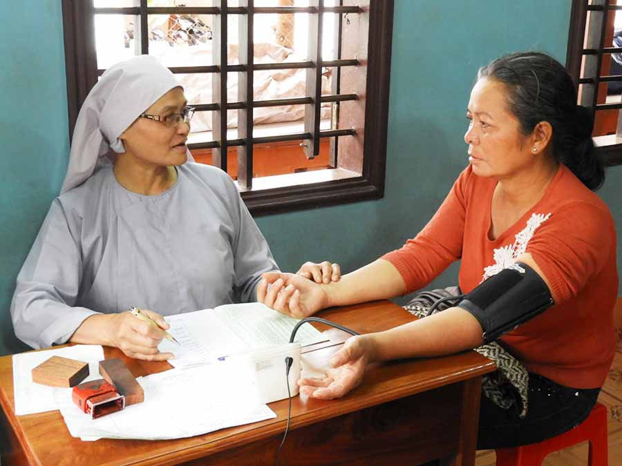 Khám chữa bệnh từ thiện tại Tuê Tĩnh đường Chùa Bảo Sơn. Ảnh: Thanh Nhật Khám chữa bệnh từ thiện tại Tuê Tĩnh đường Chùa Bảo Sơn. Ảnh: Thanh Nhật