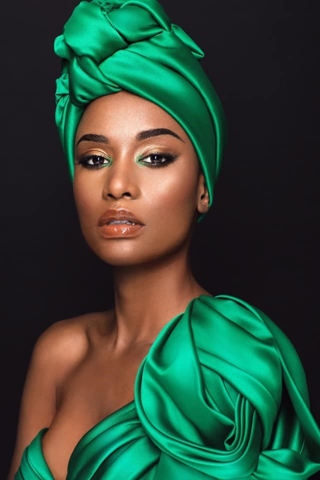 Năm ngoái, Zozibini Tunzi cũng dự thi Miss Universe 2018 và giữ vị trí Á hậu 1. Năm nay người đẹp đã có sự “phục thù” đầy ngoạn mục khi giành ngôi vị cao nhất của Miss Universe 2019. Ảnh: ST. 