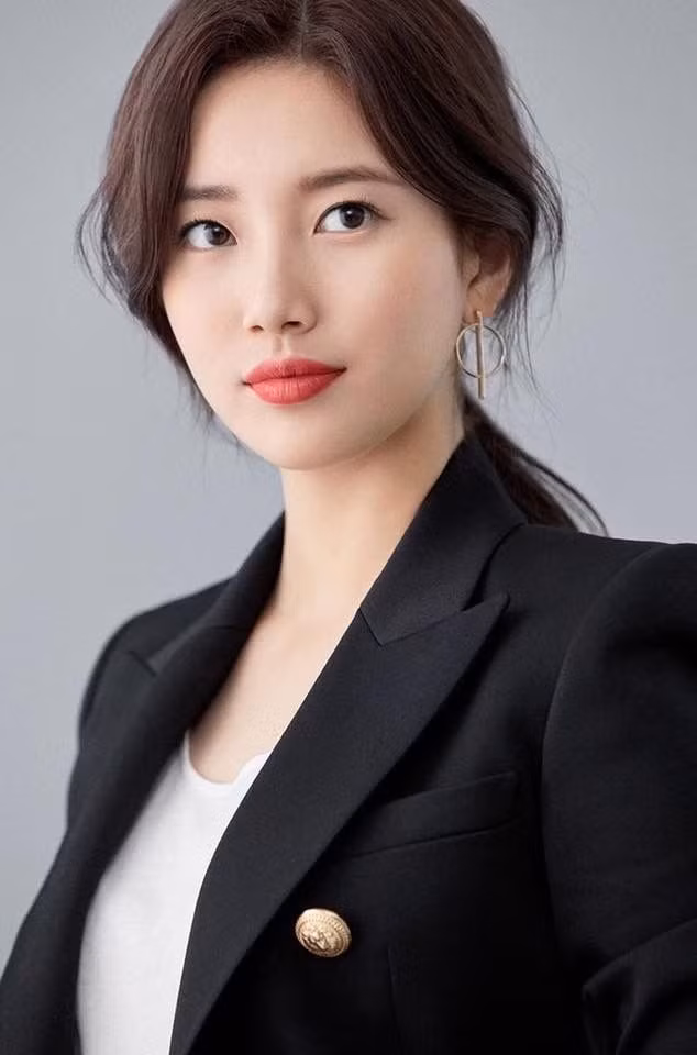 Suzy cũng là khách mời thường xuyên trên các show giải trí. Ảnh: T.L