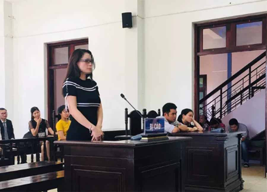 Bị cáo N.T.K.V hầu tòa về tội “Làm nhục người khác” sau khi gây ra vụ đánh ghen chấn động công ty