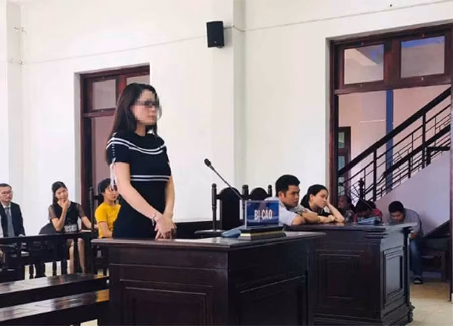 Bị cáo N.T.K.V hầu tòa về tội “Làm nhục người khác” sau khi gây ra vụ đánh ghen chấn động công ty