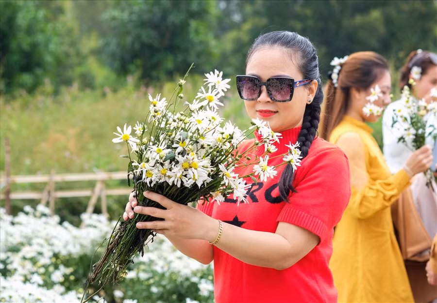 Các bạn trẻ tha hồ tạo dáng để lưu lại cho mình một bộ ảnh đẹp.