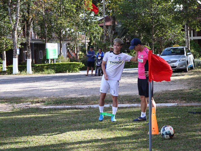 Văn Toàn đang tập ở Hàm Rồng - Ảnh: Minh Trần