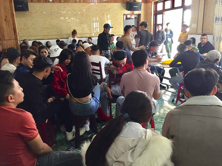  Số thanh niên chơi tại quán bar bị phát hiện dương tính với chất ma túy. Ảnh: L.V.N