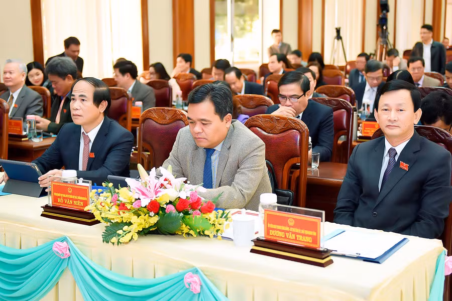 Các đại biểu tham dự Kỳ họp. Ảnh: Đức Thụy