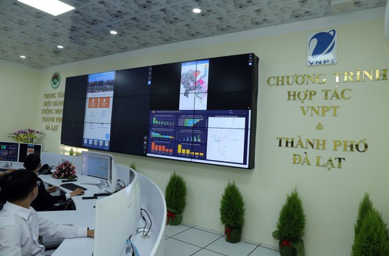  Trung tâm điều hành thông minh thành phố Đà Lạt đi vào hoạt động là một bước tiến mới, quan trọng trong thỏa thuận hợp tác giữa tỉnh Lâm Đồng và Tập đoàn VNPT.