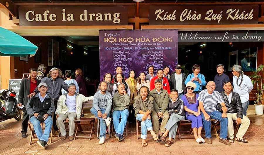 Các nghệ sĩ hội ngộ tại cao nguyên. Ảnh: H.N
